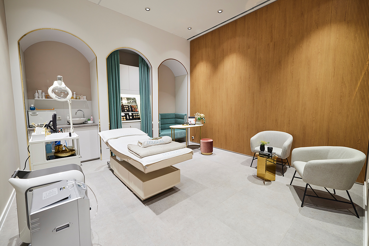 Effektive BABOR Treatments im neuen „Douglas House of Beauty“ in