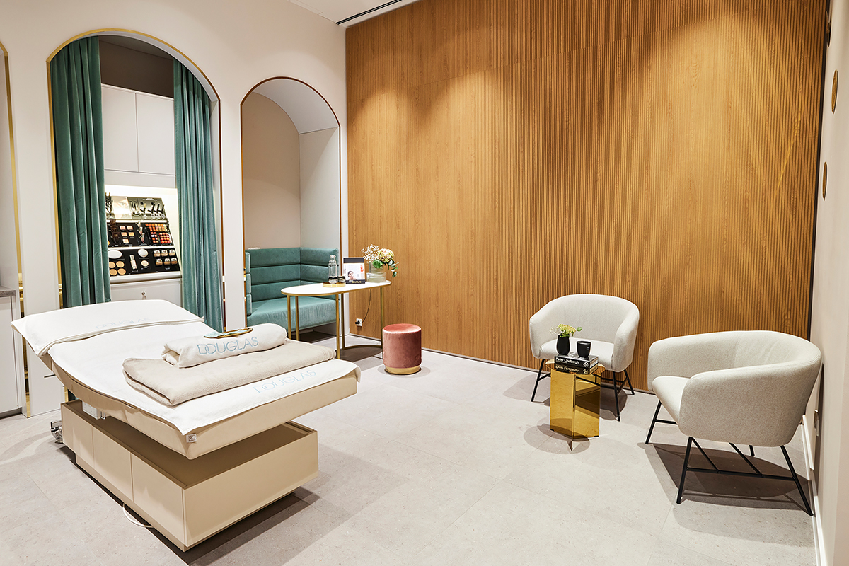 Effektive BABOR Treatments im neuen „Douglas House of Beauty“ in